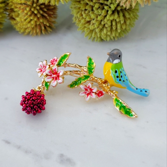 Cute Bird Brooch Bird with berries Pin Bird Brooch Gold Flowers Bird with ber… - Picture 7 of 15